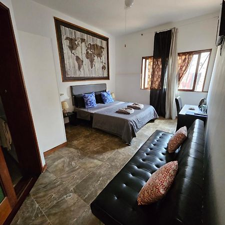 Blue Eagle Guesthouse - Casa De Hospedes Santa Maria Kültér fotó