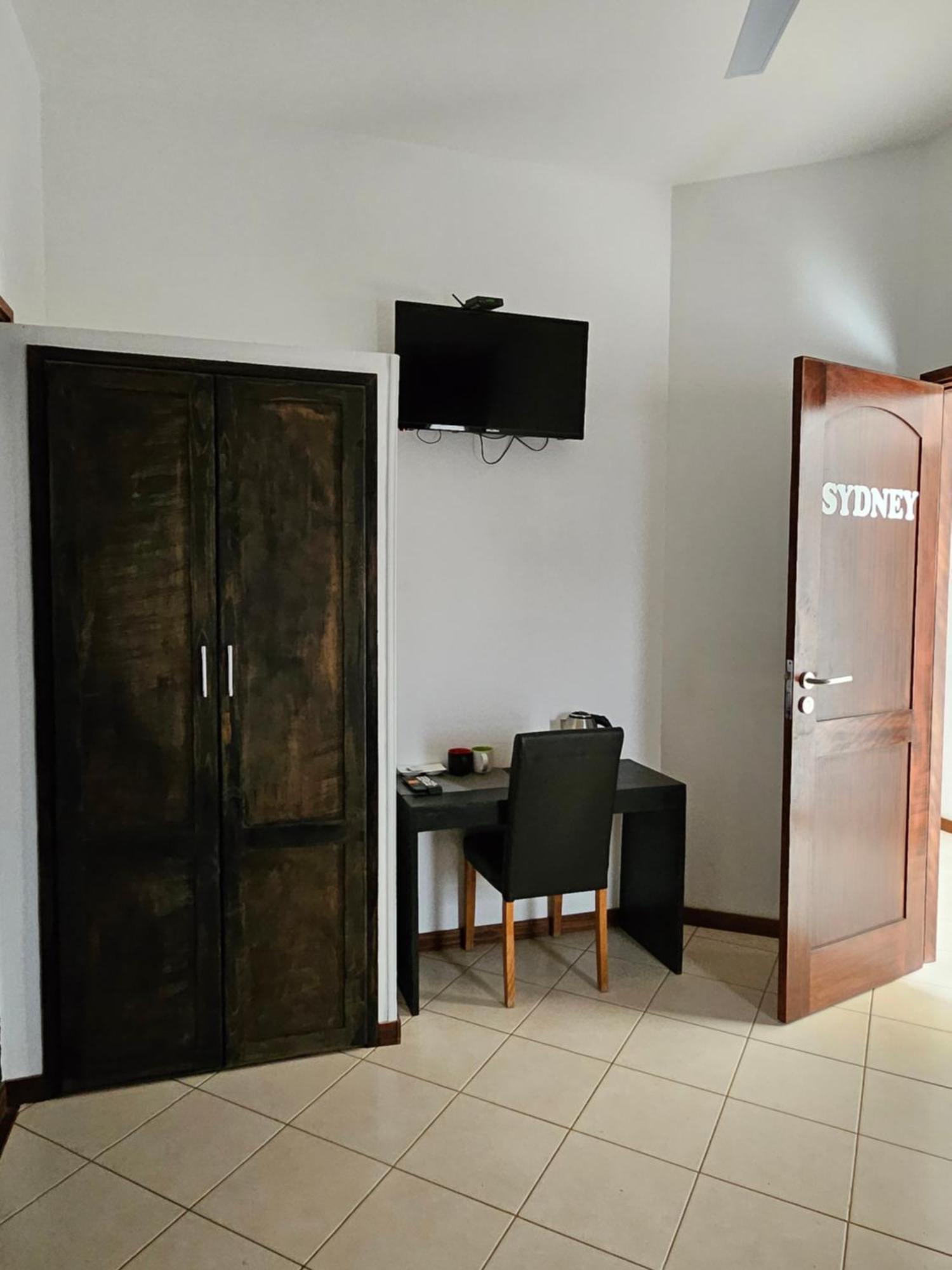 Blue Eagle Guesthouse - Casa De Hospedes Santa Maria Kültér fotó