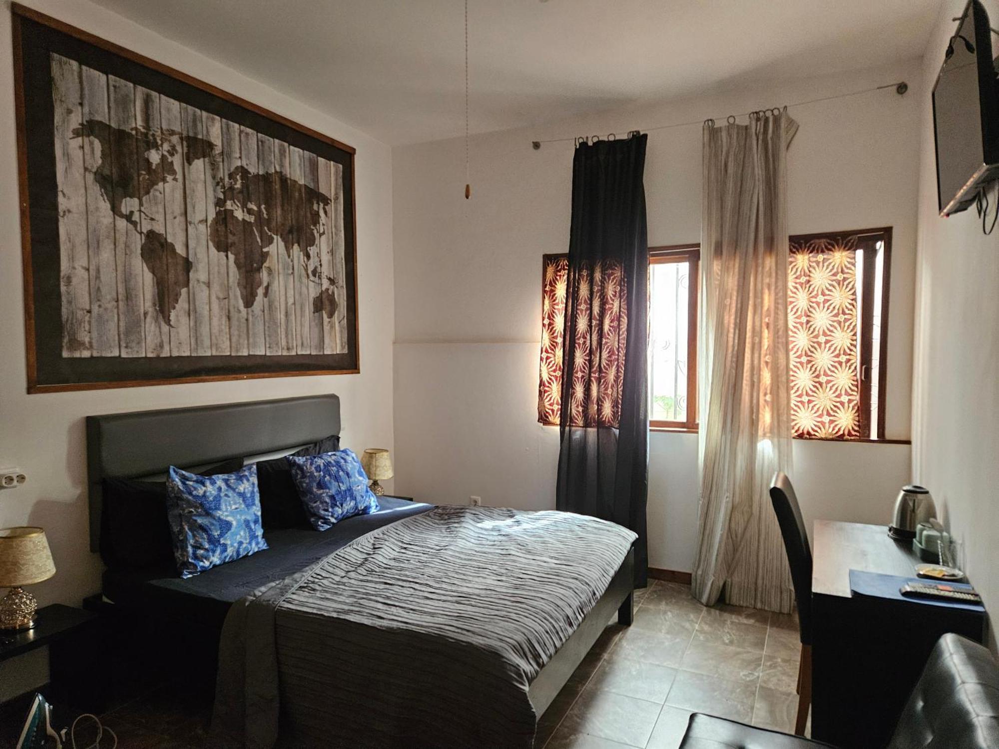 Blue Eagle Guesthouse - Casa De Hospedes Santa Maria Kültér fotó